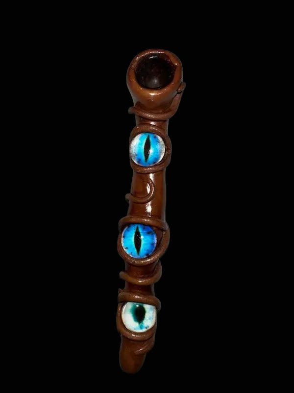 Blue-Eyed Guardian Pipe